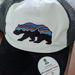 women's Patagonia trucker hat - new with tags -